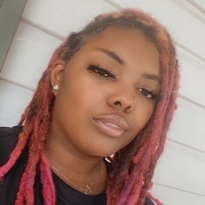 Meet your Posher, Kendra